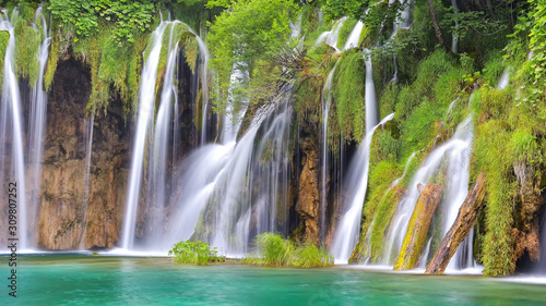 The most spectacular waterfalls from Plitvice - Croatia