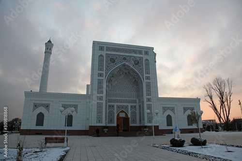 Minor mosque in Tashkent, Uzbekistan photo