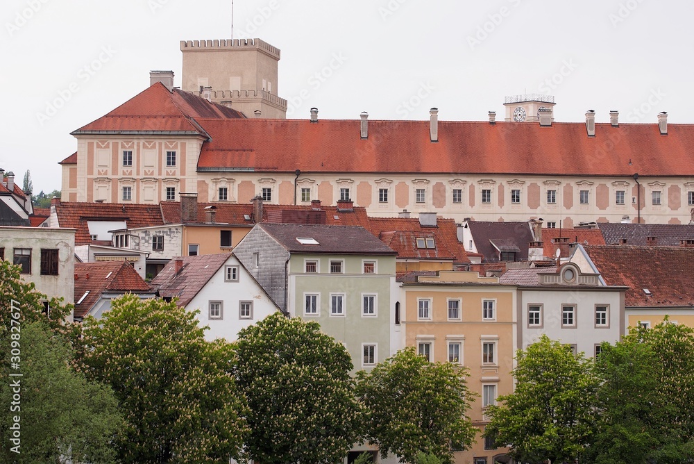 Städtereisen - Schloss Lamberg und bunte Bürgerhäuser in Steyr