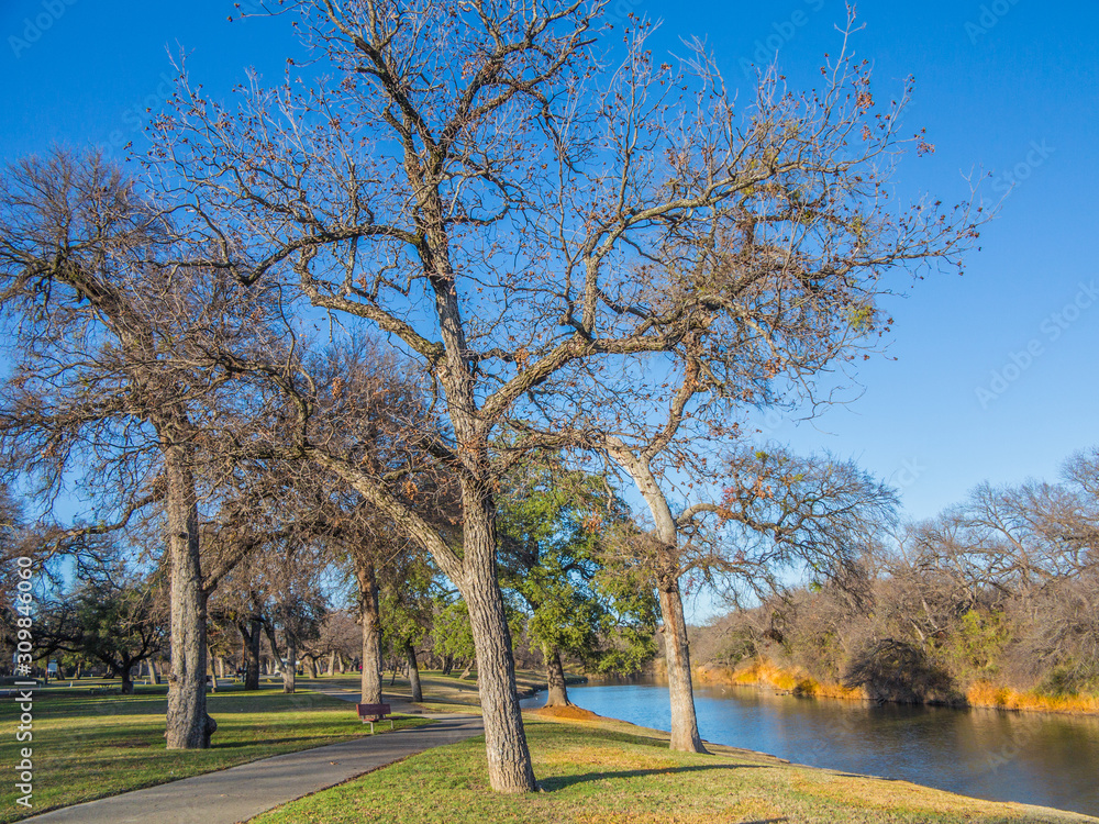 Fototapeta premium Brownwood Tx Riverside park autumn fall 