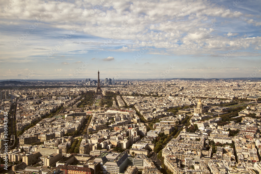 Cidade de Paris, na França, como vista do alto da Torre Montparnasse