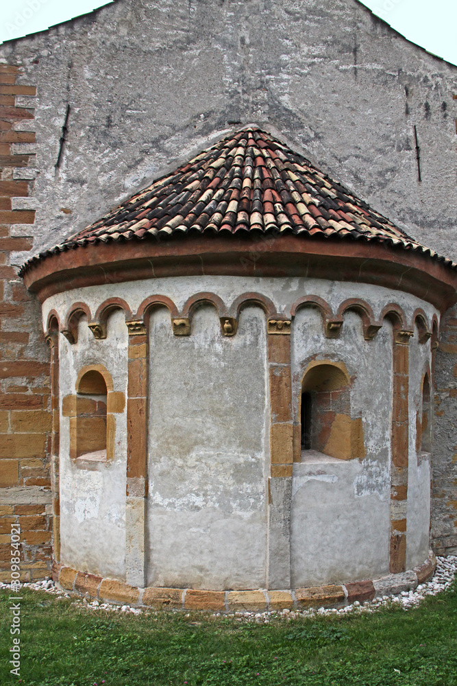 abside della chiesetta romanica di San Floriano presso Laghetti (Bolzano)