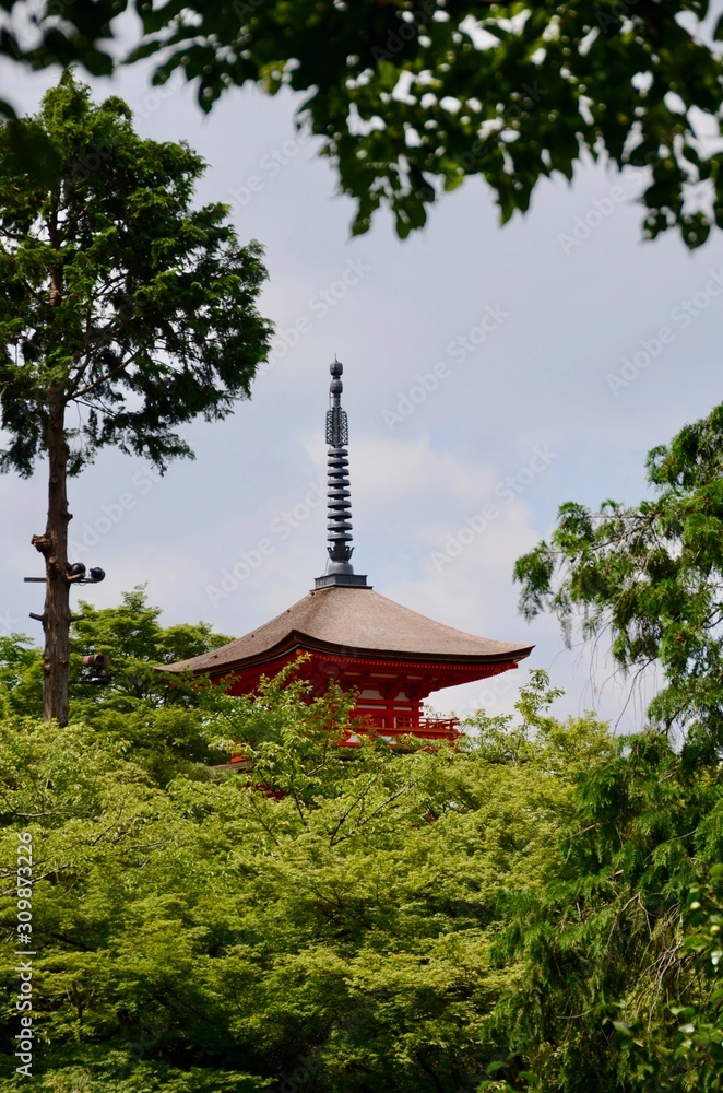 Kiyomizu-dera: pagoda patrimonio de la humanidad en kioto Kiyomizu-dera: pagoda patrimonio de la humanidad en kioto