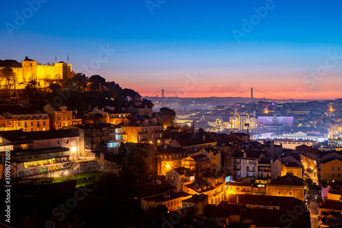 Fototapeta Naklejka Na Ścianę i Meble -  ポルトガル・リスボンの夜景