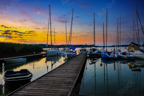 Fototapeta Naklejka Na Ścianę i Meble -  świt na Mazurach