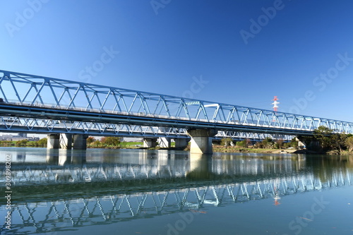 葛飾大橋のかかる冬の江戸川風景