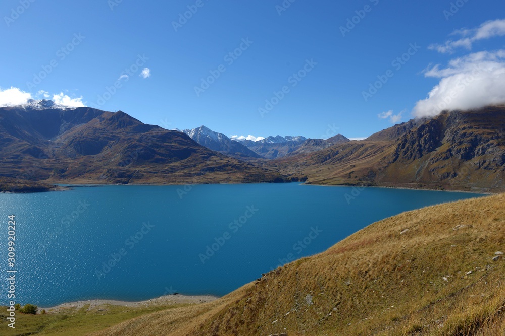 Lac du Mont Cenis à Lanslebourg en Savoie France