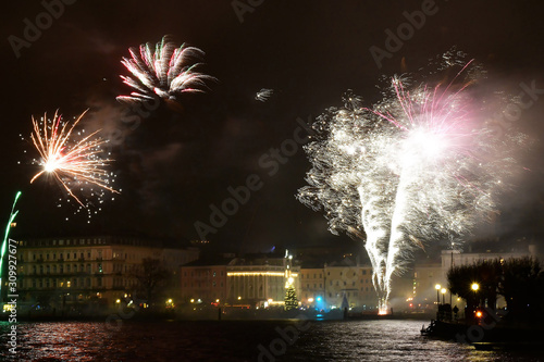 Photography Silvester-Feuerwerk auf dem Rathausplatz in Gmunden (Oberösterreich, Österreich)