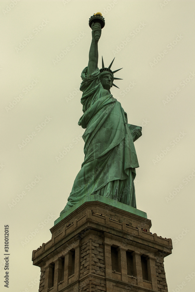 Fototapeta premium Sepia vintage style Statue of Liberty