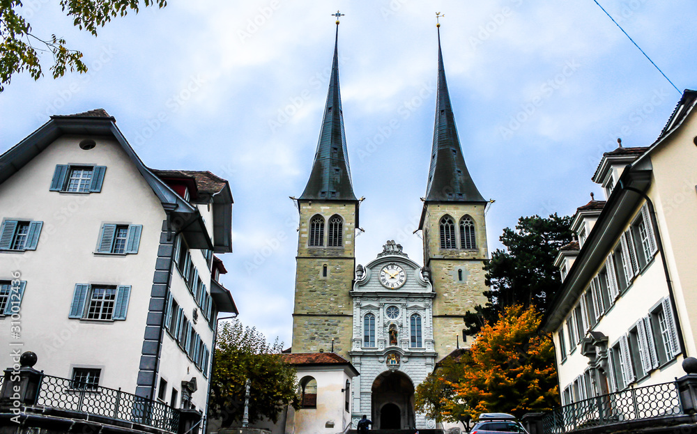 Obraz premium The Church of St. Leodegar. Lucerne, Switzerland