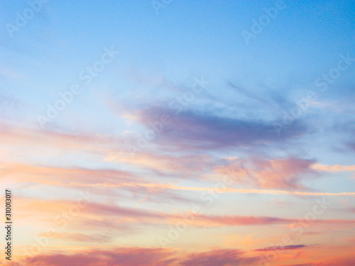 Fototapeta Naklejka Na Ścianę i Meble -  pastel sky with clouds