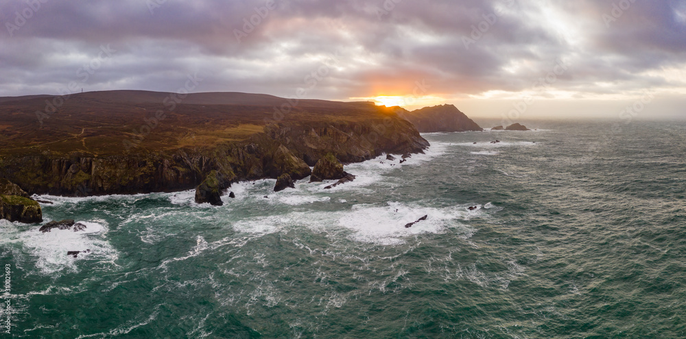 Fototapeta premium The amazing coastline at Port between Ardara and Glencolumbkille in County Donegal - Ireland