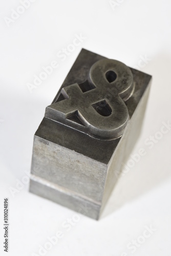 &, und zeichen, bleiletter, lettern, buchdruck, alphabeth, druck, druckerei, drucken, gutenberg, johannes gutenberg, schwarze kunst, typographie, futura, grotesk, serifenlose linear-antiqua, akzidenzs
