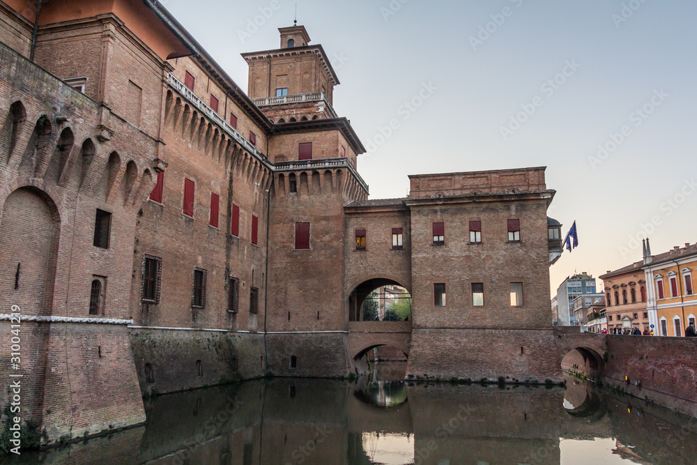 A walk in the old center of Ferrara