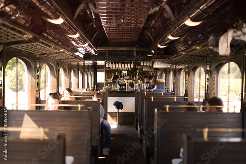 train dinning car