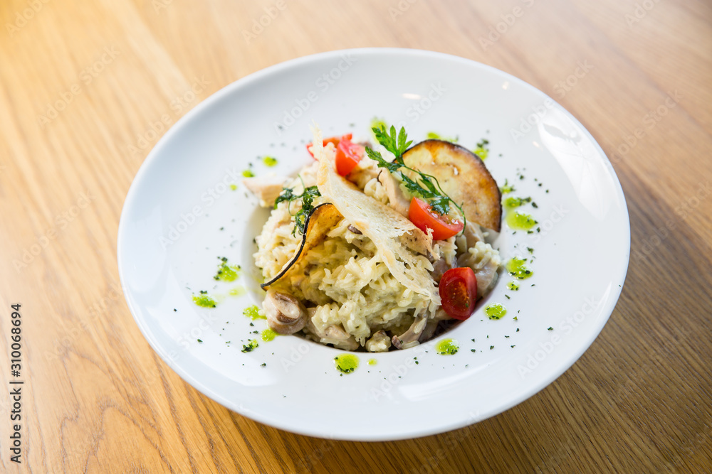 risotto with cheese, mushrooms and spices