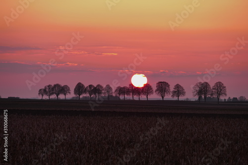 Sonnenuntergang im Flachland