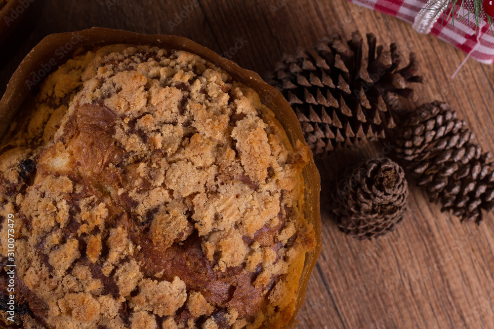 Fototapeta premium Christmas decoration panettone