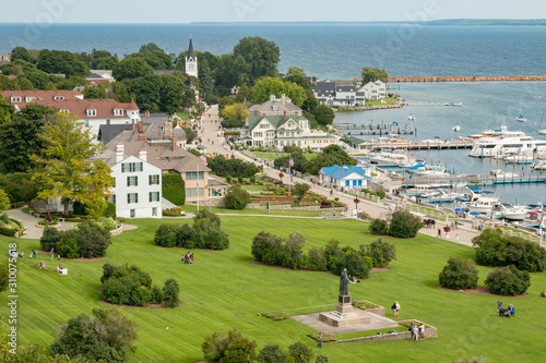 Fototapeta Naklejka Na Ścianę i Meble -  Mackinac Island viewed from Fort Mackinac