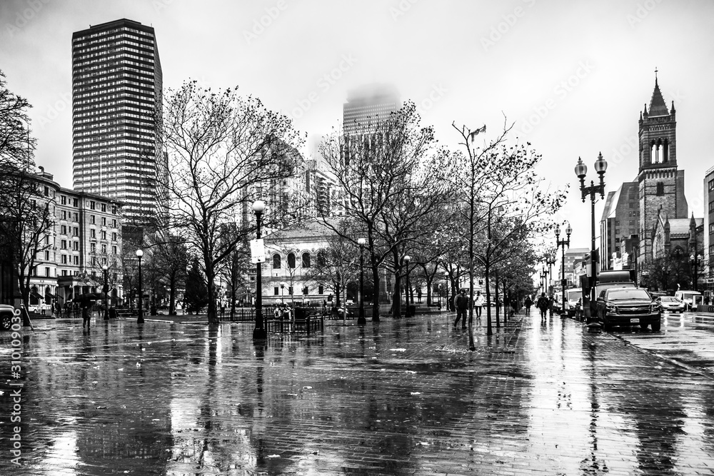 Fototapeta premium rainy day in city of boston massachusetts