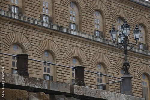 Classic architecture in the old town of Florence © Laiotz