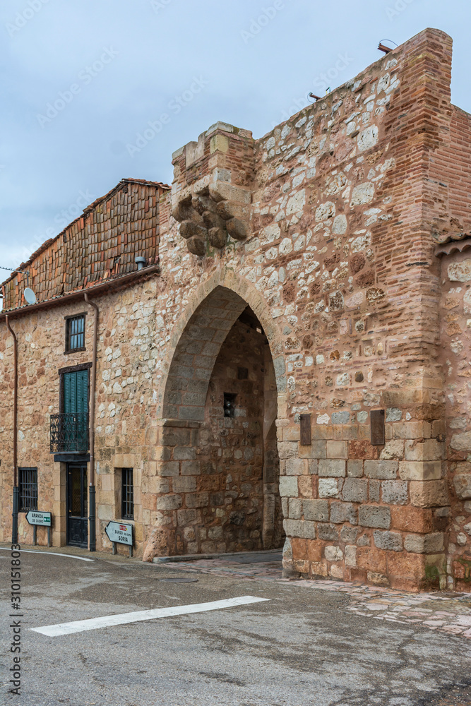 Historic gateway to the town of Ayllón (Segovia, Spain)