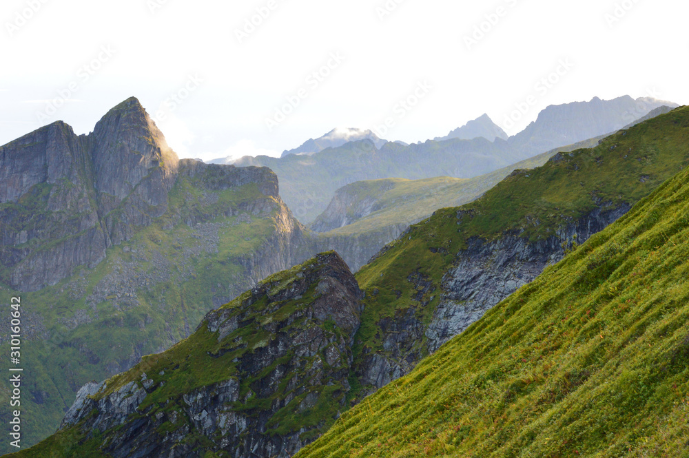 Obraz premium Beautiful nature and mountains on Lofoten Islands