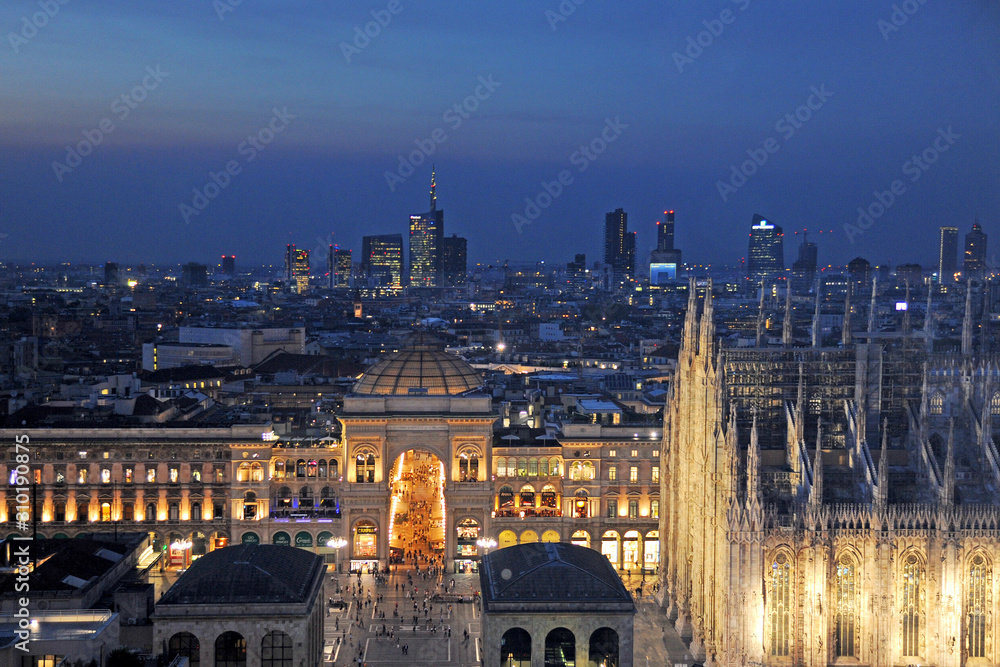 Fototapeta premium Italy , Milan december 17,2019 - Amazing panoramic aerial view of downtown of the city - Duomo Cathedral , Vittorio Emanuele Gallery and Skyline 