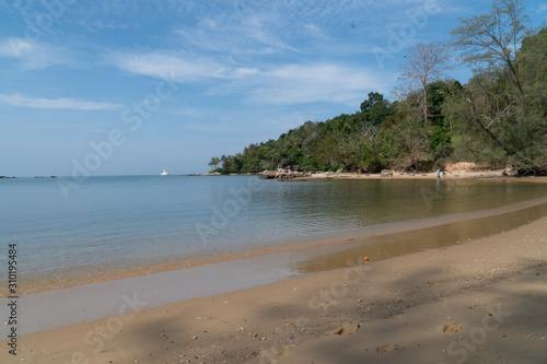 Fototapeta Naklejka Na Ścianę i Meble -  small Waves coming to beach on the coast of sea bay of Andaman sea