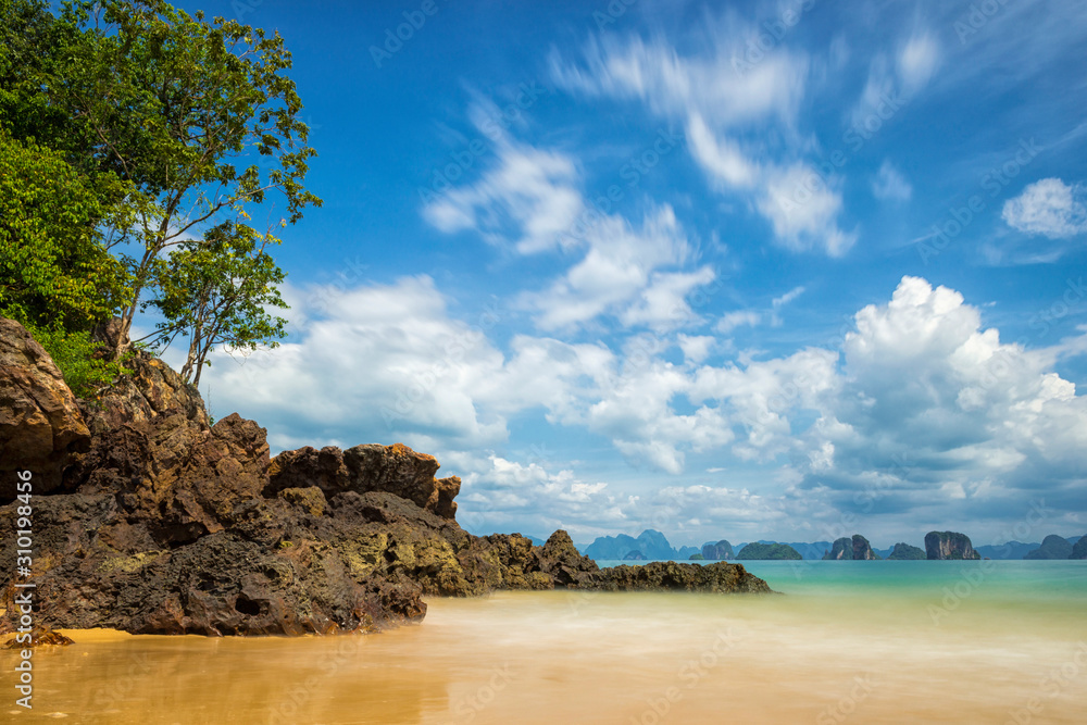 Fototapeta premium Strand auf Koh Yao Noi in der Phang Nga bay, Thailand
