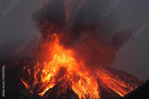Molten lava erupts from Sakurajima Kagoshima Japan Fototapet