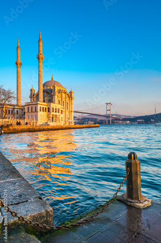 Canvas Print Ortakoy mosque, Istanbul, Turkey