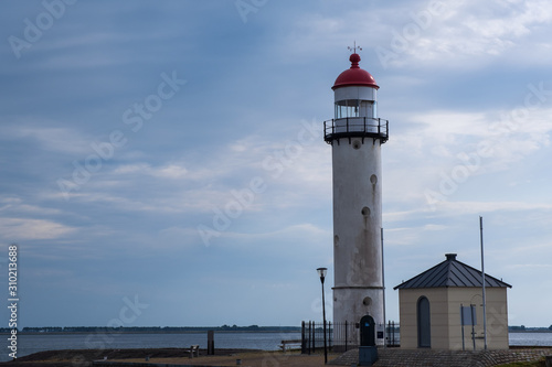 Der Leuchtturm im Hafen von Hellevoetsluis/Niederlande