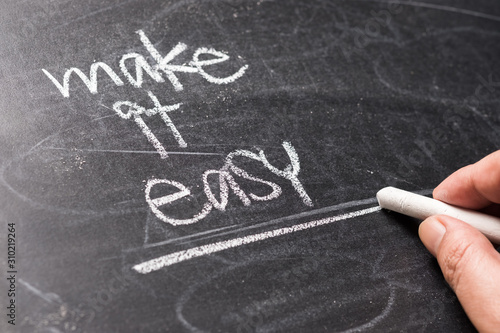 Cuadro en lienzo Make It Easy on Blackboard