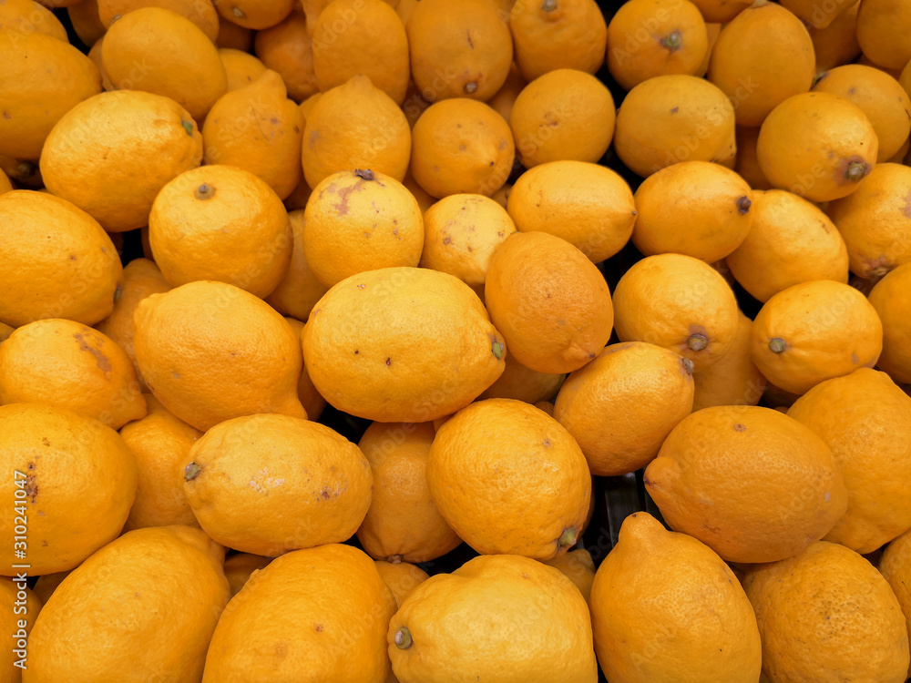 Fresh lemons in the market