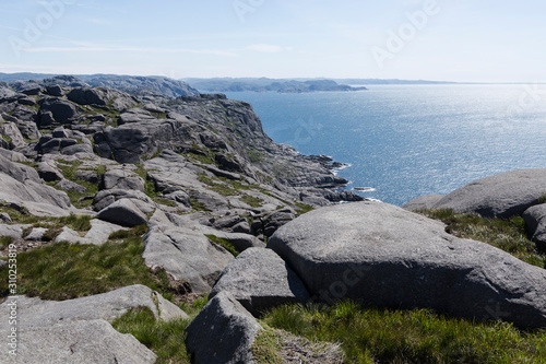 Brufjell, Wanderung zu den Brufjell Höhlen in Südnorwegen