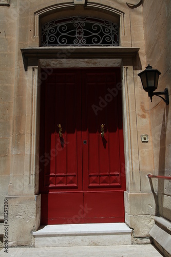 Old Tür. Architekt in Malta. 