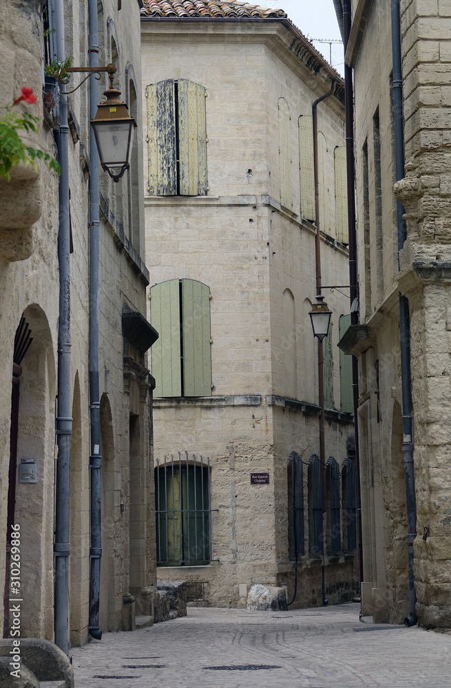 Fototapeta premium Gasse in Uzes, Provence