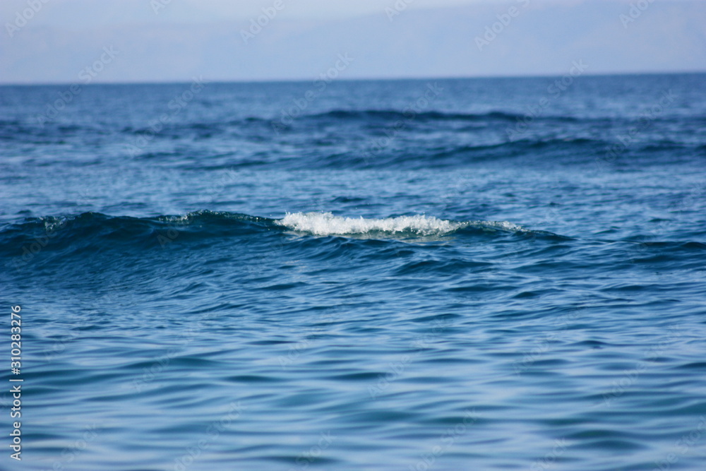 Blaue Welle am Meer