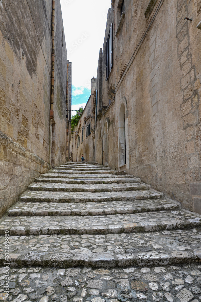 antiche scale in pietra Matera Basilicata Italia