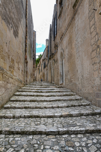 antiche scale in pietra Matera Basilicata Italia