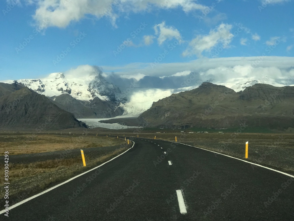 Road to snowy mountains Road to snowy mountains