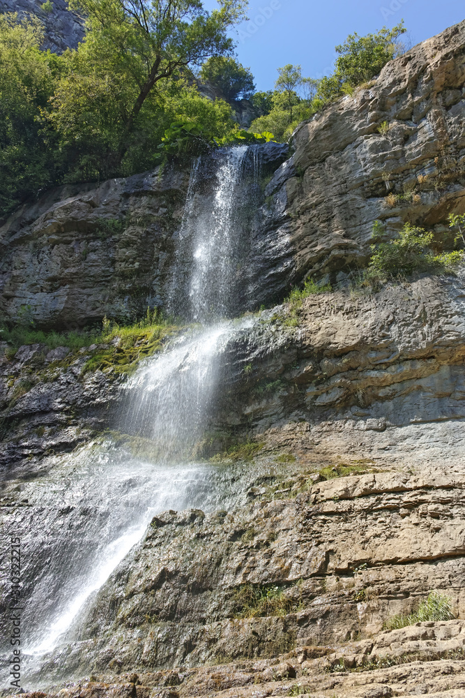 Fototapeta premium Waterfall Skaklya at Balkan Mountains, Bulgaria