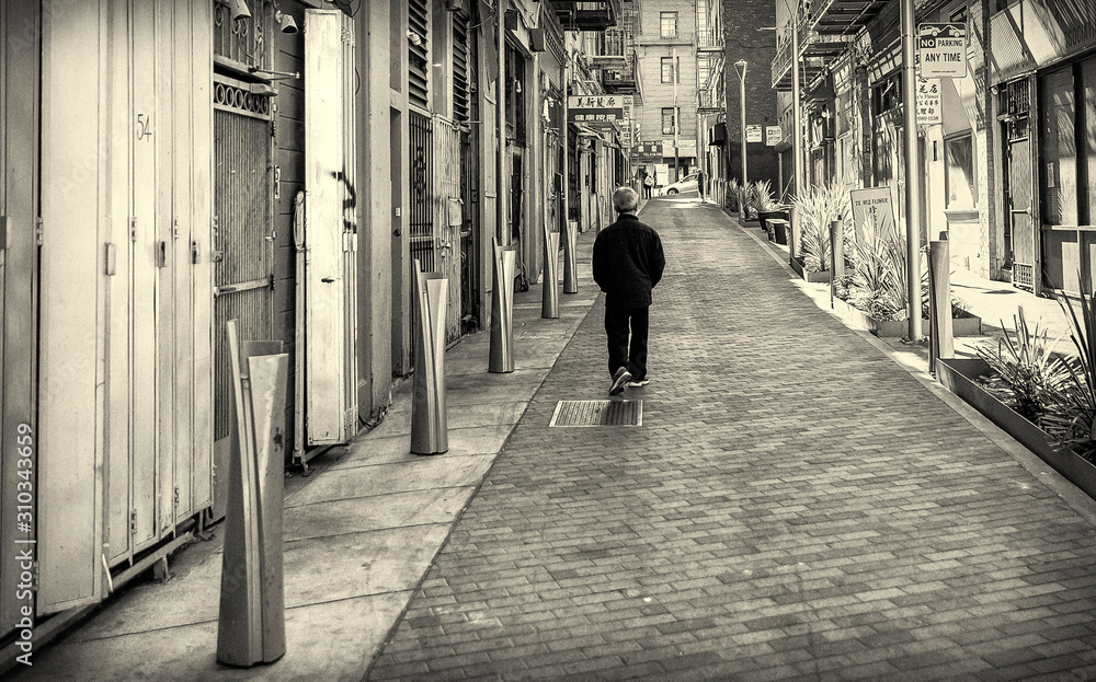 One of many connecting alleys in San Francisco's Chinatown. One of many connecting alleys in San Francisco's Chinatown.