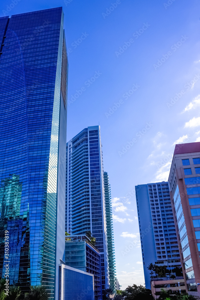 Obraz premium Downtown Miami cityscape view with condos and office buildings.