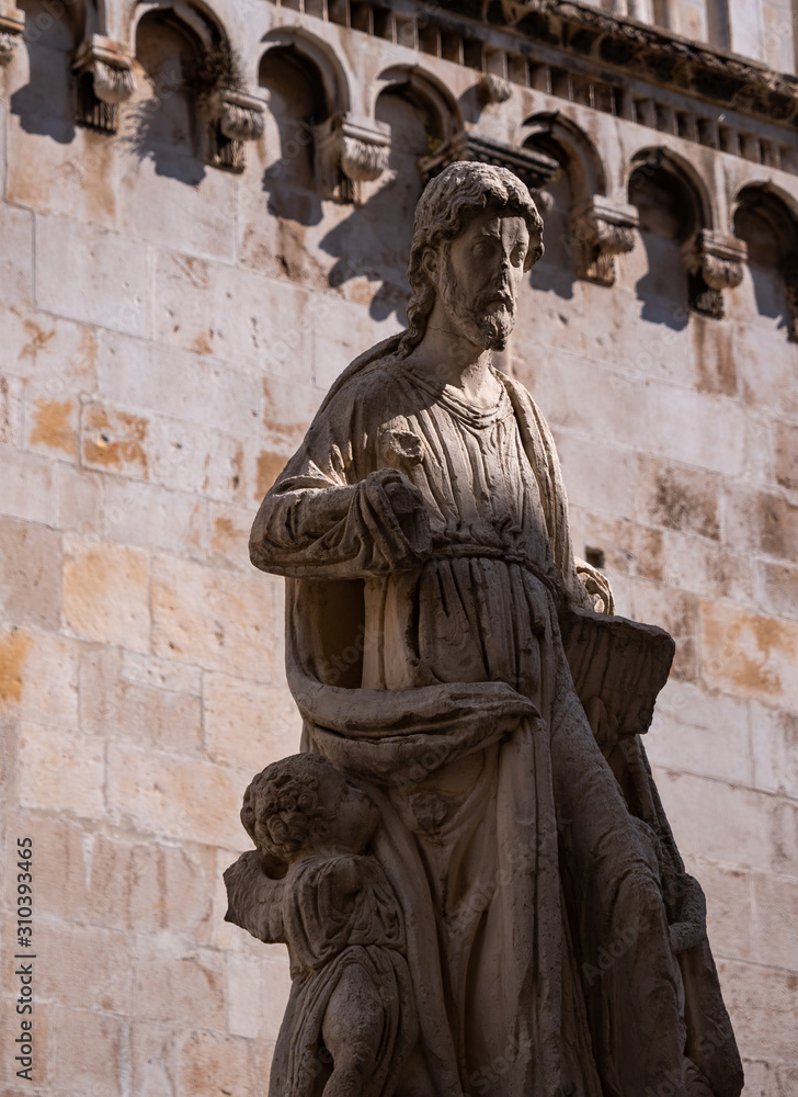 Statue of St Lawrence, St Lawrence Square, Trogir, Dalmatian Coast, Croatia