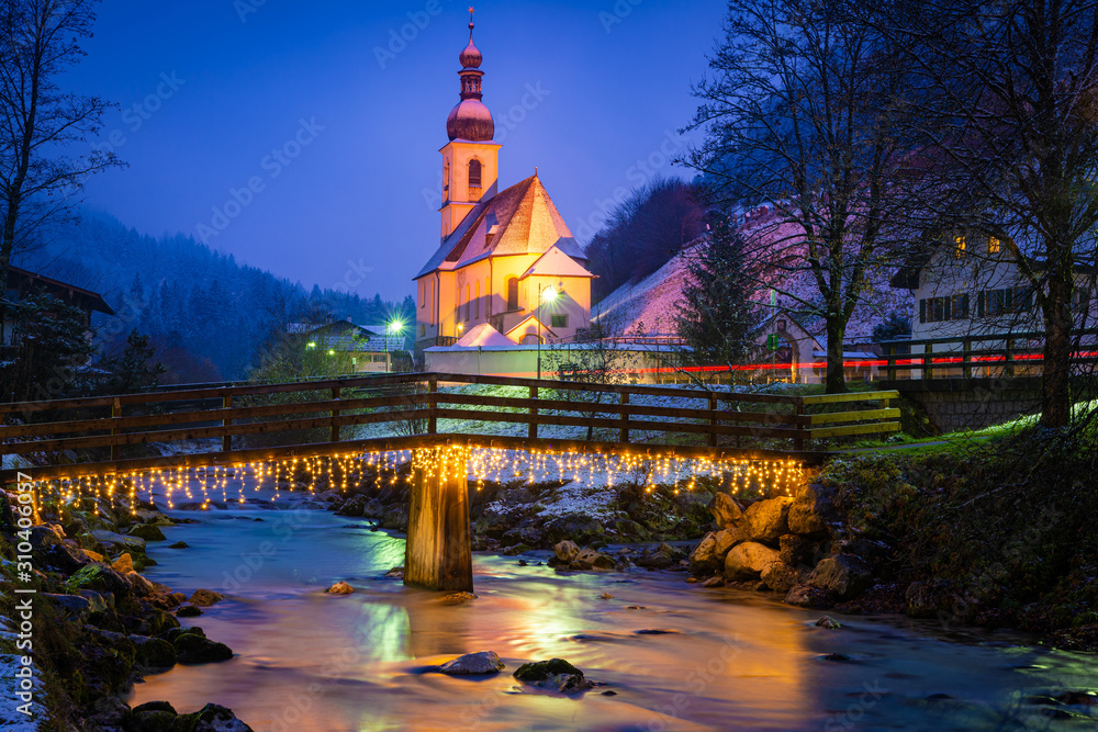 Winter in Ramsau bei Berchtesgaden - Weihnachten in den Alpen Stock-Foto |  Adobe Stock