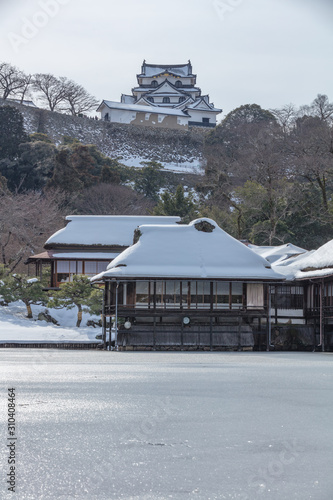 滋賀県 彦根城 玄宮園 雪景色