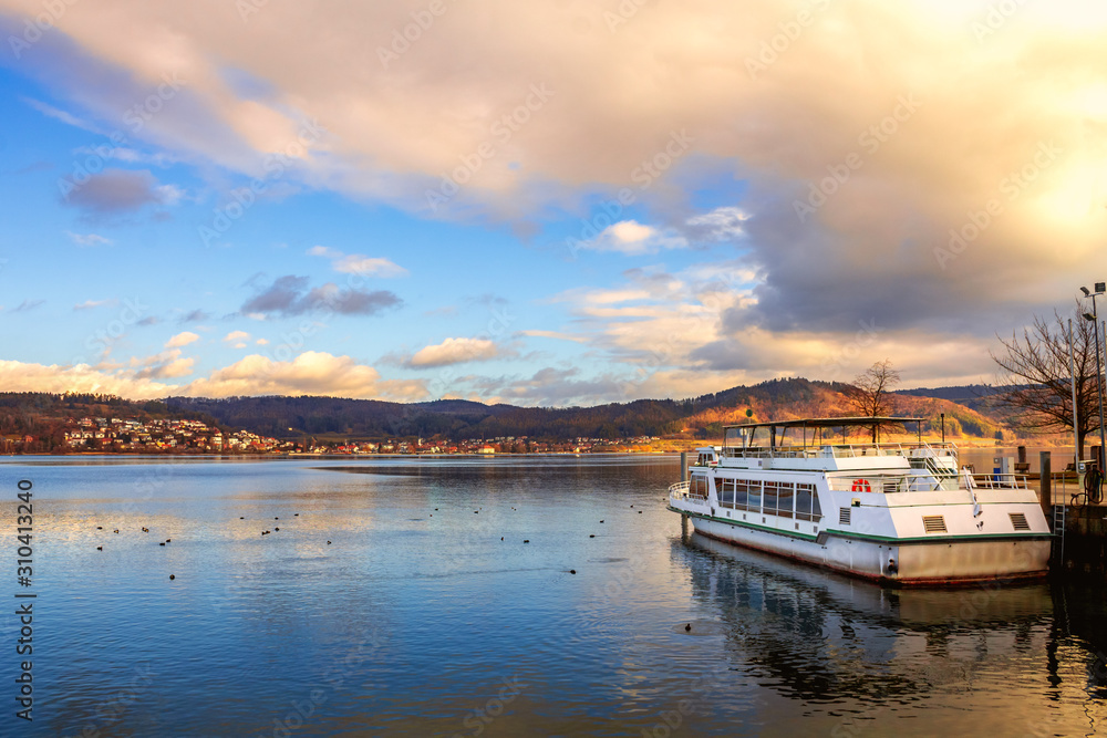 Fototapeta premium Bodensee in Bodman Ludwigshafen, Baden-Württemberg, Deutschland 