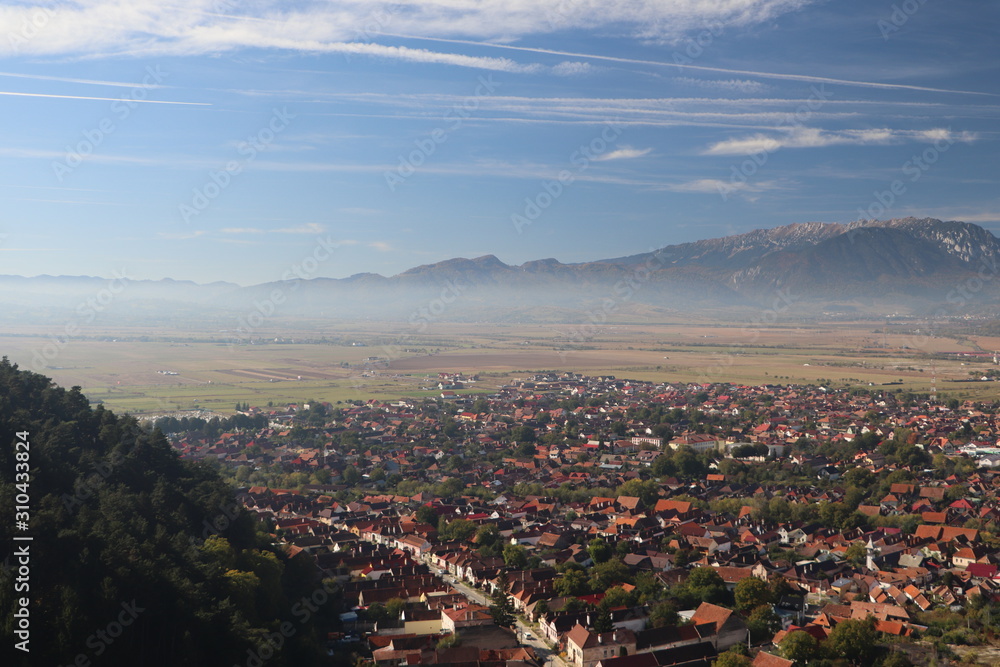 Obraz premium Mountain view from Râșnov citadel.